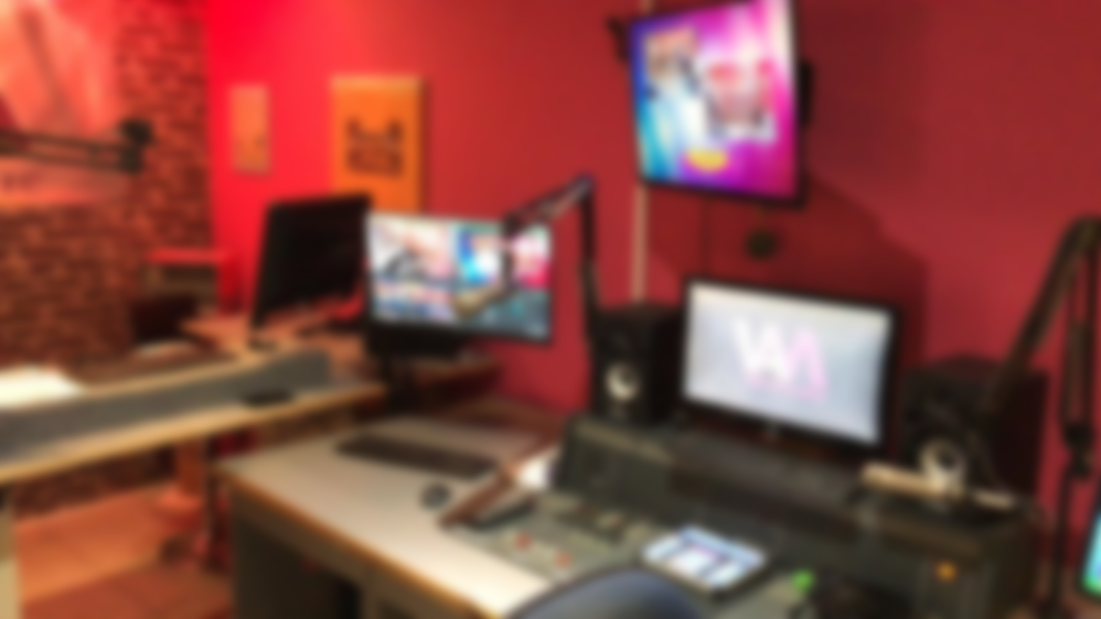 STUDIO BG BLURY